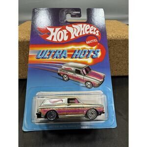 Hot Wheels Ultra Hots Custom '69 Volkswagen Squareback Target Exclusive New 6/8